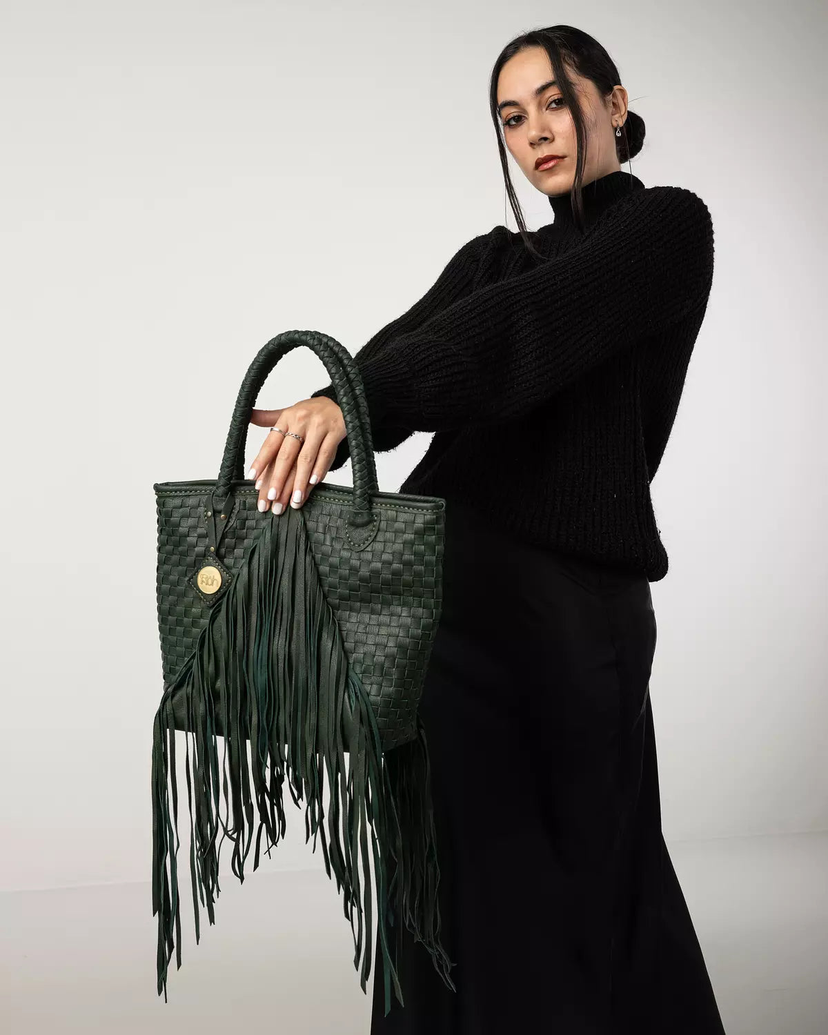 Lady woven and Fringes Bag